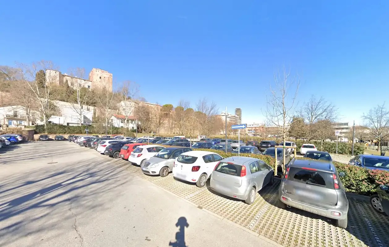 Al momento stai visualizzando Santarcangelo: favorire viabilità e soste gratuite, soprattutto in centro, per non penalizzare ulteriormente il commercio