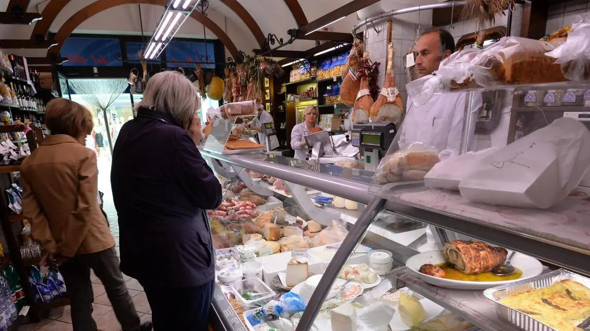 Al momento stai visualizzando Zone Economiche Speciali di Prossimità (ZESpro): depositata la proposta di legge per la rigenerazione urbana del commercio e dei servizi di prossimità